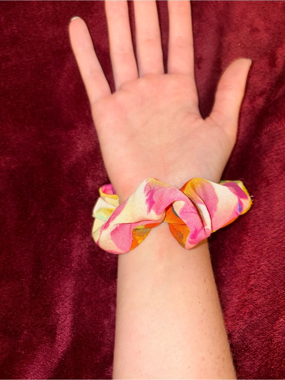 4 Scrunchie Set - Picture 7 of 9